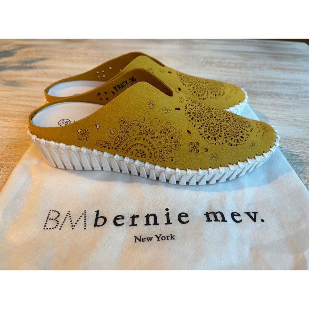 NEW Bernie Mev Tracy Mules Womens EURO 36 US 5 Mustard Yellow Floral Slides